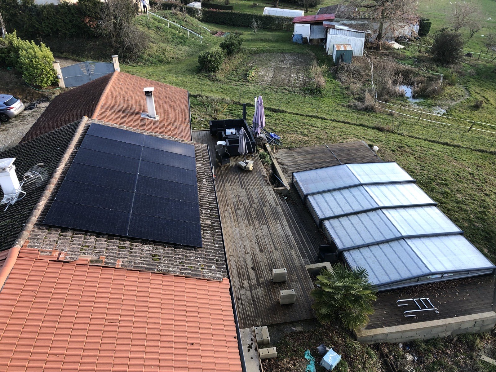 Installation photovoltaïque réalisée par SLG RESEAU ENR dans la Loire — chantier 12