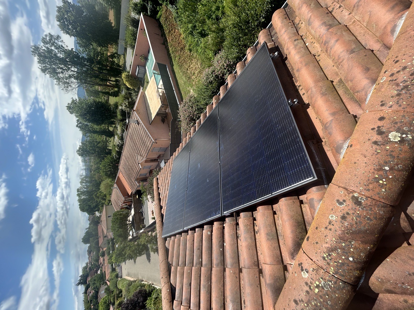 Installation photovoltaïque réalisée par SLG RESEAU ENR dans la Loire — chantier 13