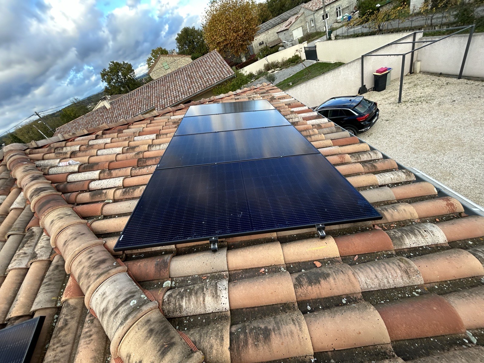 Installation photovoltaïque réalisée par SLG RESEAU ENR dans la Loire — chantier 14