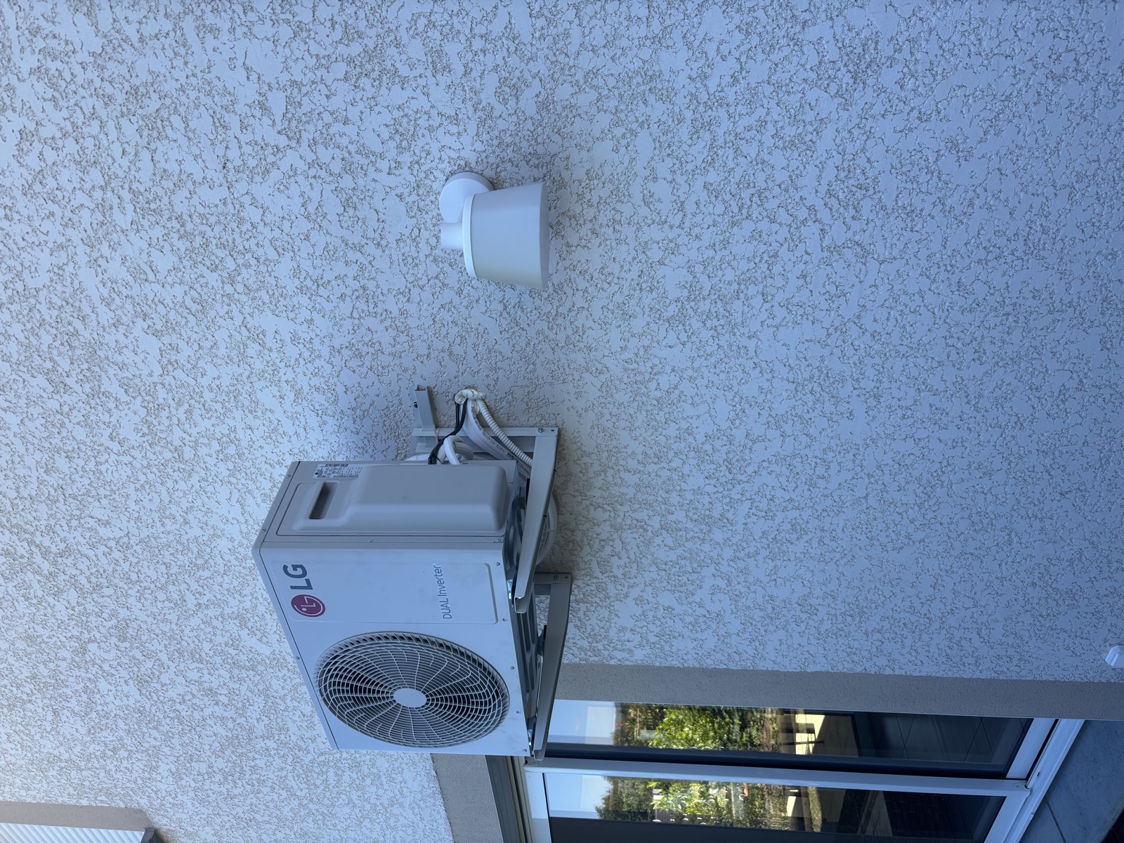Installation climatisation — chantier SLG RESEAU ENR Loire