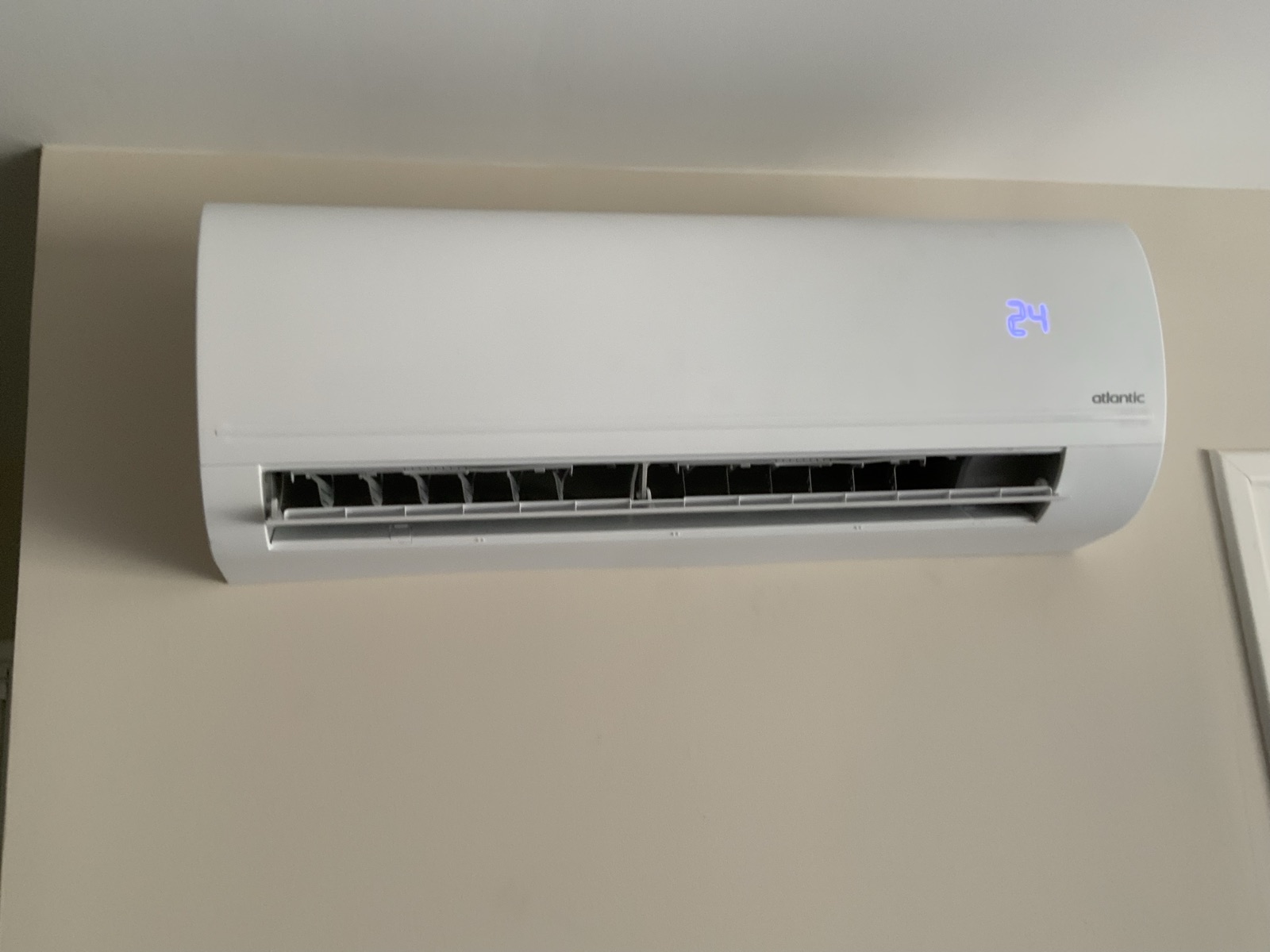 Installation climatisation — chantier SLG RESEAU ENR Loire