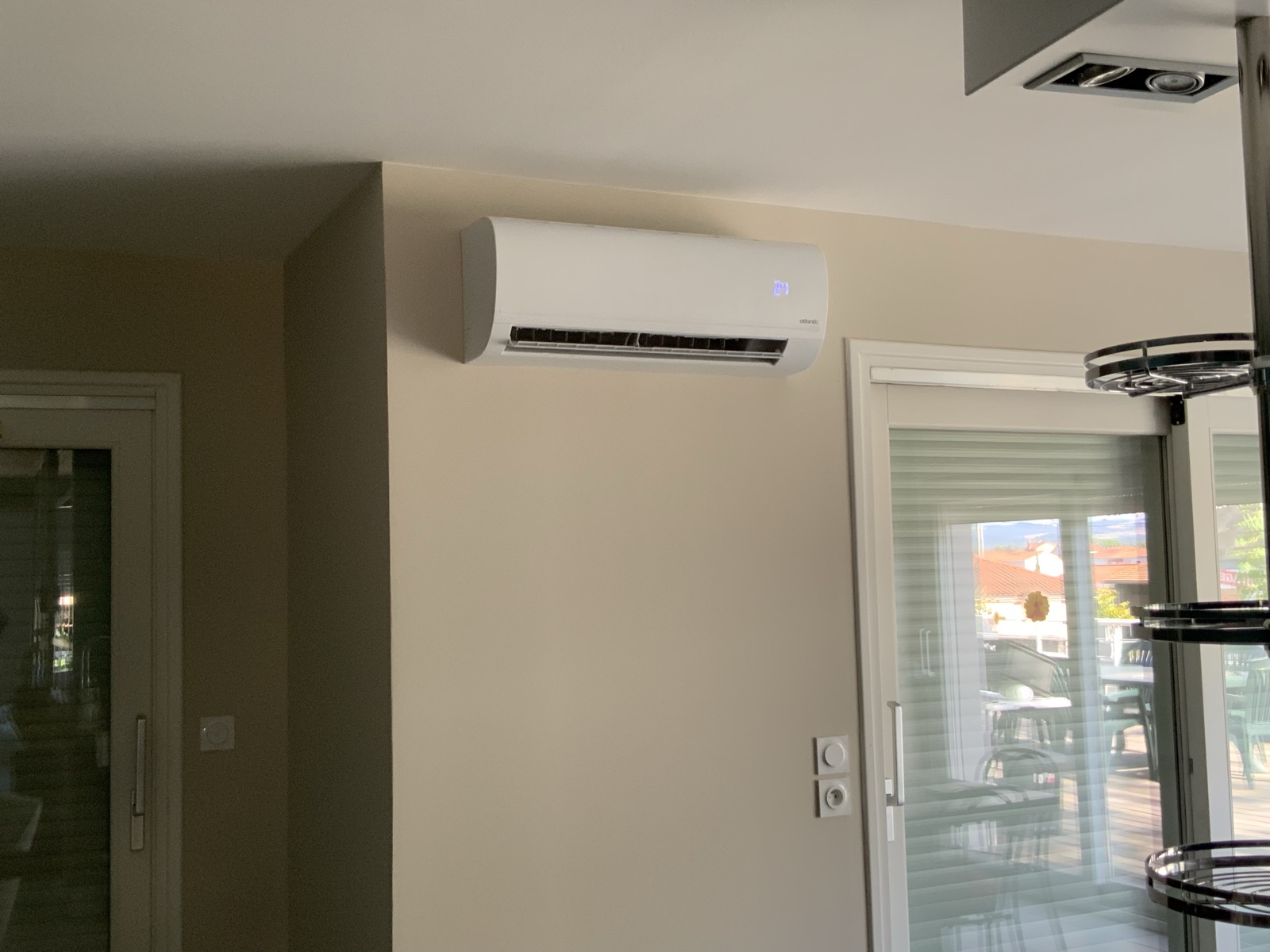 Installation climatisation — chantier SLG RESEAU ENR Loire