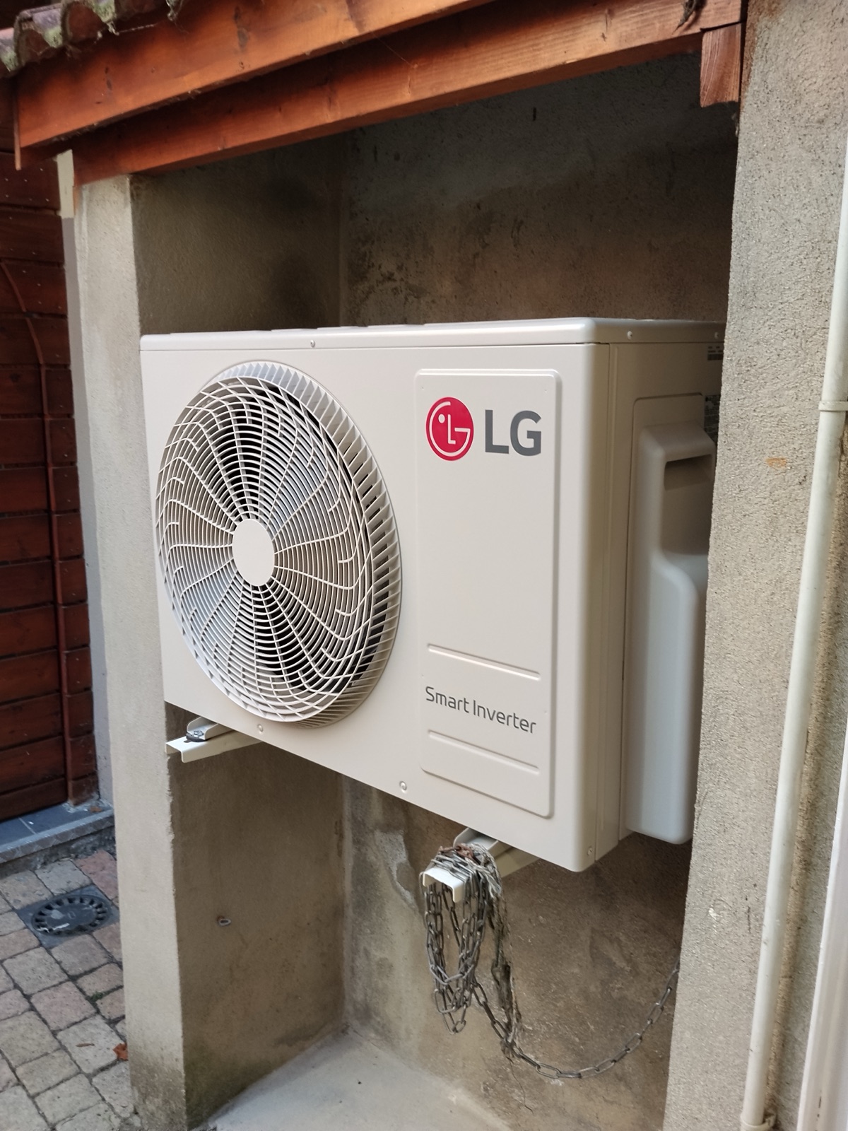 Installation climatisation — chantier SLG RESEAU ENR Loire