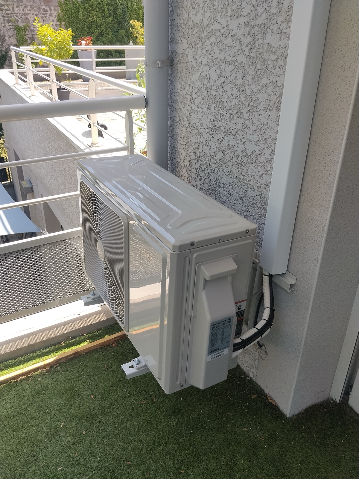 Installation climatisation — chantier SLG RESEAU ENR Loire