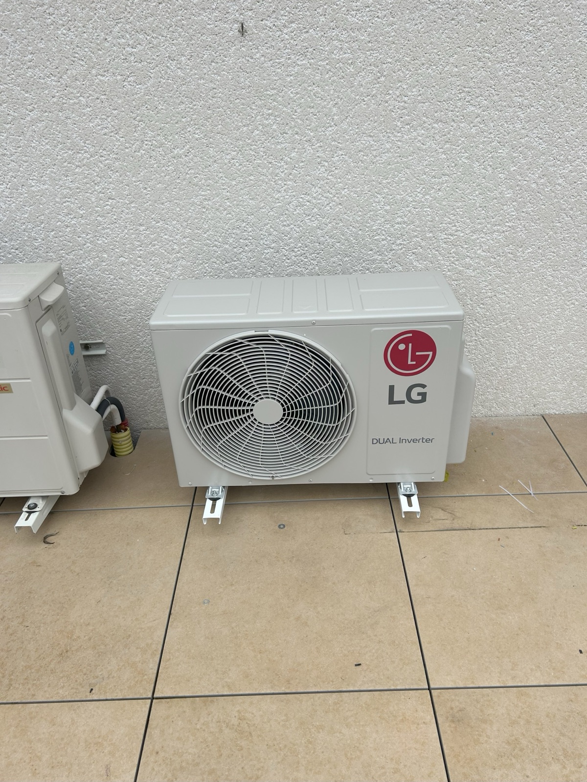 Installation climatisation — chantier SLG RESEAU ENR Loire