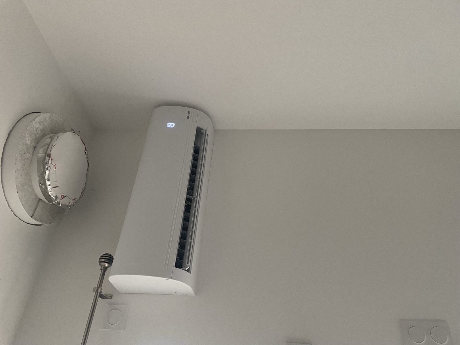 Installation climatisation — chantier SLG RESEAU ENR Loire