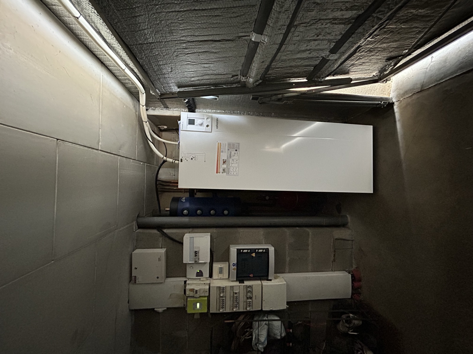 Installation pompe à chaleur Atlantic — chantier SLG RESEAU ENR Loire