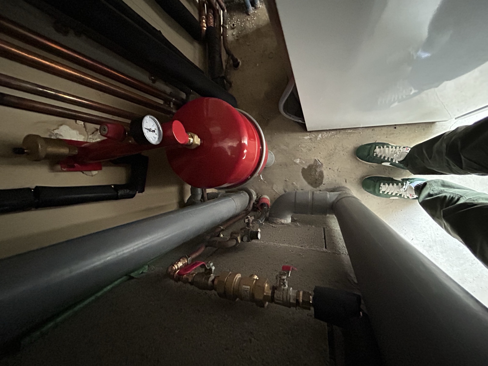 Installation pompe à chaleur Atlantic — chantier SLG RESEAU ENR Loire