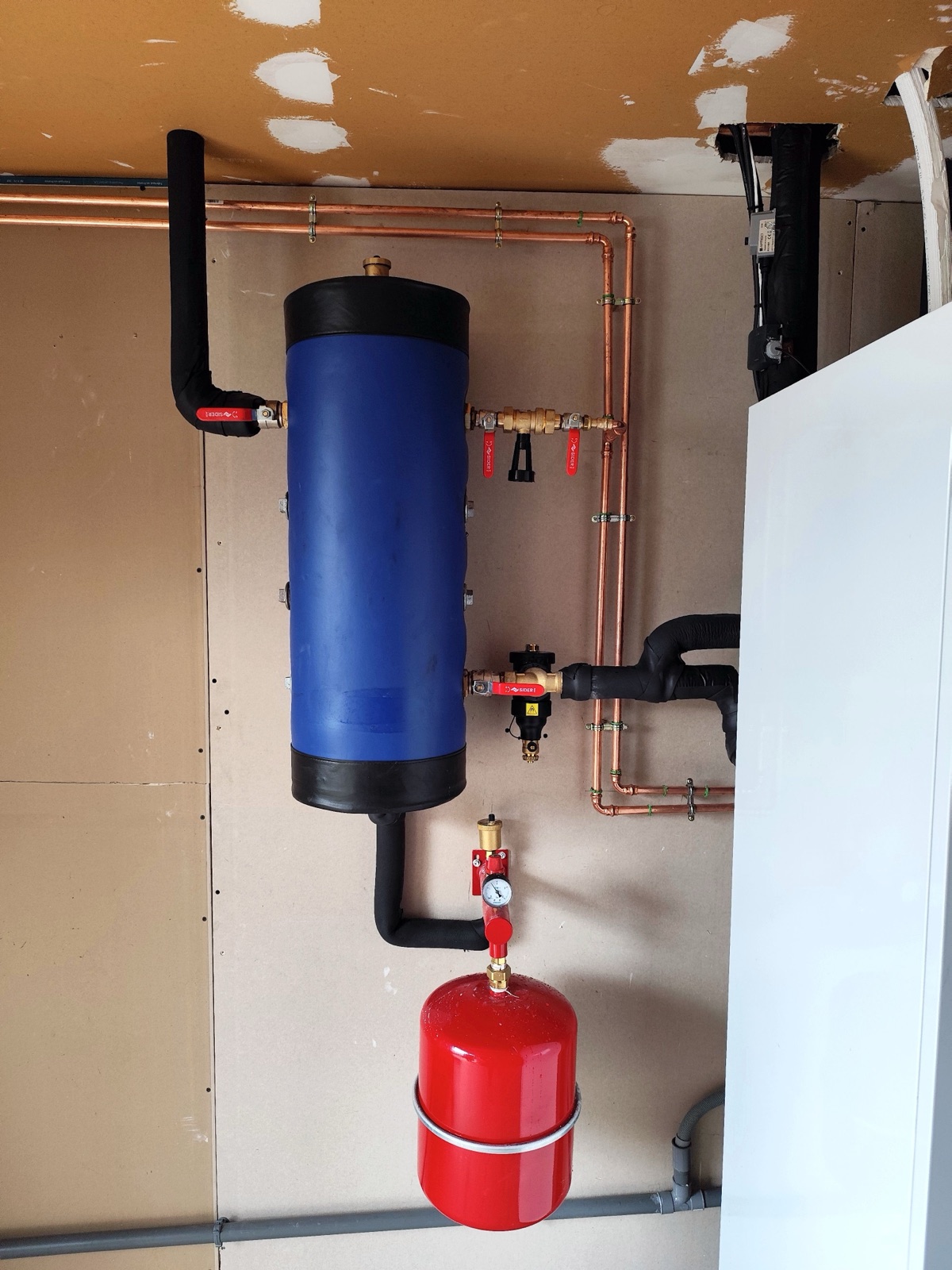 Installation pompe à chaleur Atlantic — chantier SLG RESEAU ENR Loire